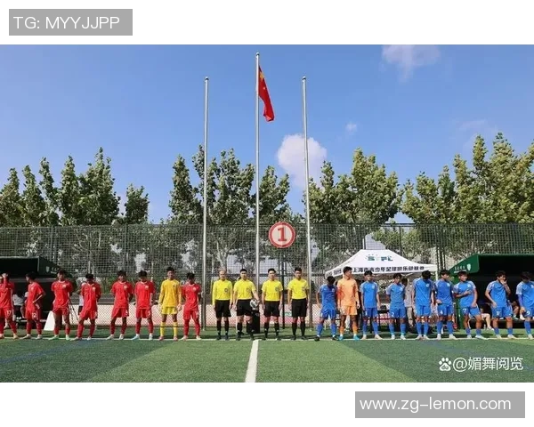 上海足球队比赛经验引发热议球迷对战术和表现的不同看法 上海足球队比赛经验引发热议球迷对战术和表现的不同看法